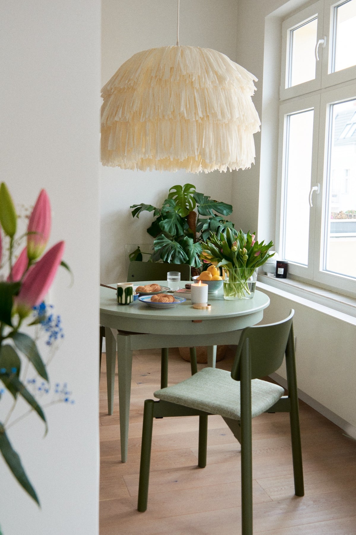 Qu'il s'agisse de dîners intimes ou de festins somptueux, l'inspiration pour une salle à manger moderne n'est qu'à quelques clics. Découvrez les tables rondes et rectangulaires, bancs, chaises, chariots de bar et tabourets de bar pour les espaces japandi ou minimalistes. Convient aux maisons petites ou spacieuses.