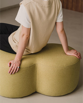 Umbo Pouf
